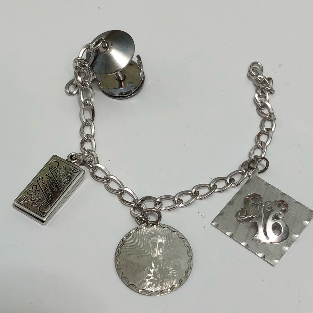 Vintage Sterling Silver Charm Bracelet Sweet 16years Sz 6.5 - Picture 2 of 9